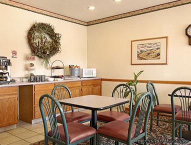 Hunter Lodge Ripley Restaurant photo